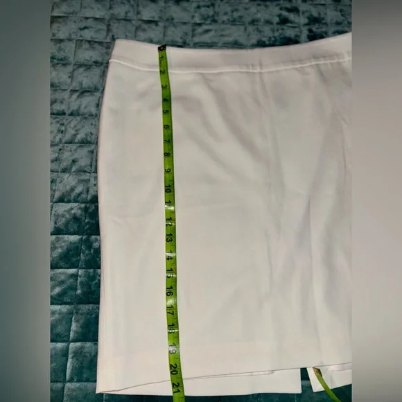 🎬WHITE HOUSE BLACK MARKET🎬WHITE PENCIL SKIRT🖤 - Picture 6 of 8